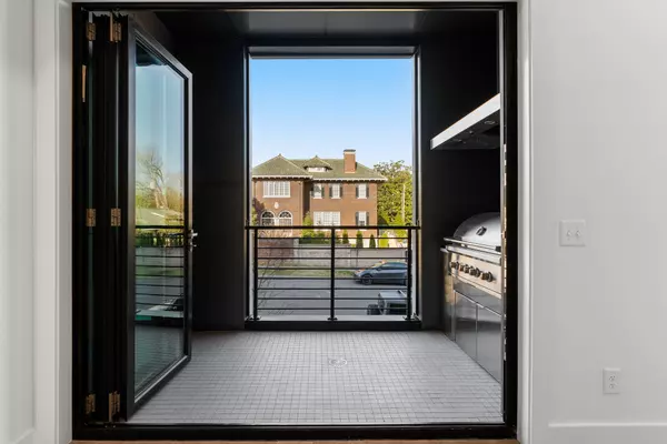 Nashville, TN 37205,95 Leonard Ave #5