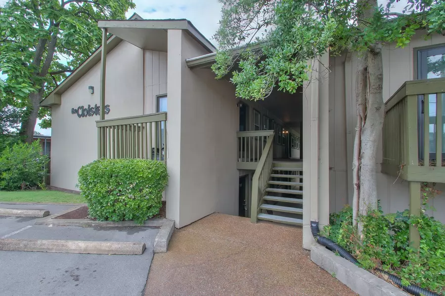 2124 Fairfax Ave #103, Nashville, TN 37212