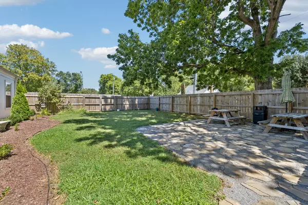 Murfreesboro, TN 37130,421 E Bell St