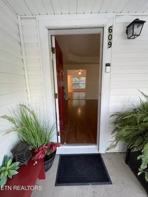 Lenoir City, TN 37771,609 W Third Ave