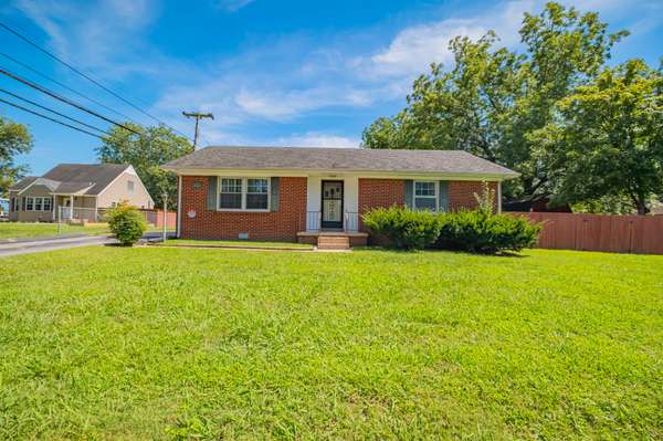 204 E Blackwell St, Tullahoma, TN 37388