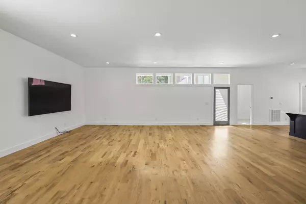 Nashville, TN 37204,810 Clayton Ave