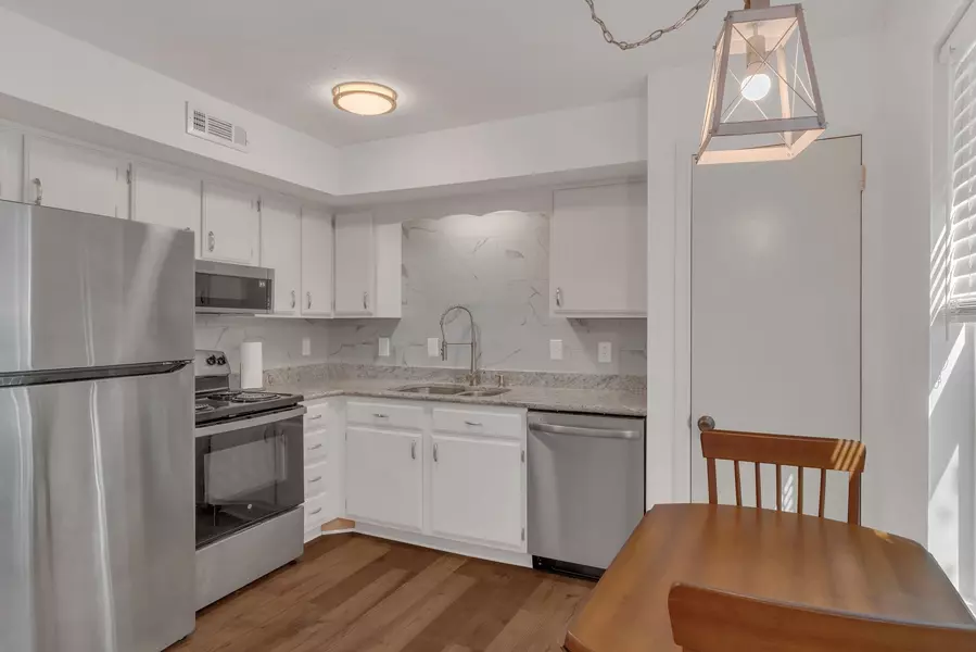190 Edgewood Dr, Hendersonville, TN 37075