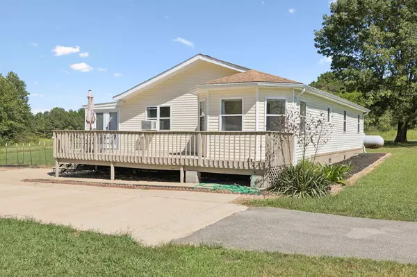 Loretto, TN 38469,112 Saint Mary Rd