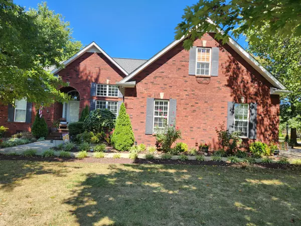 2102 Salem Woods Dr, Rockvale, TN 37153