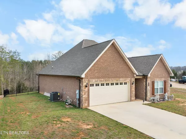 Maryville, TN 37801,860 Pinebrooke Drive