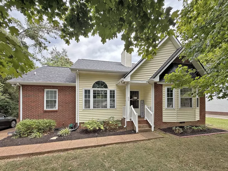 304 Laura Dr, White House, TN 37188