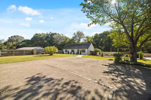 Lawrenceburg, TN 38464,1690 Old Florence Rd