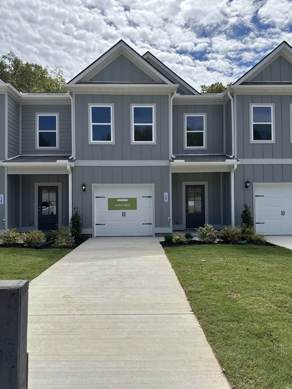 Dickson, TN 37055,127 Ironhorse Way