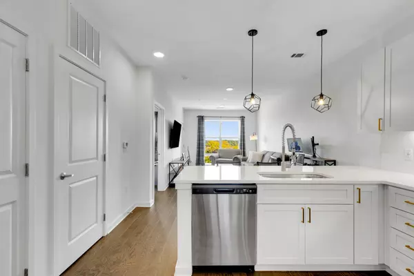 Nashville, TN 37209,1677 54th Ave #N #413