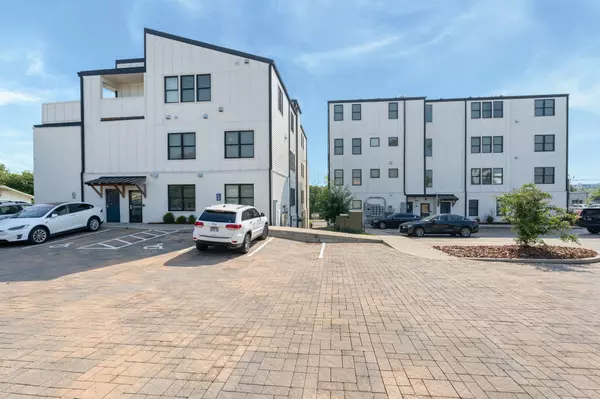 Nashville, TN 37209,4405 Kentucky Ave #401