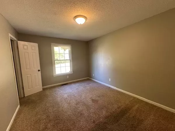 Clarksville, TN 37042,427 Helton Dr