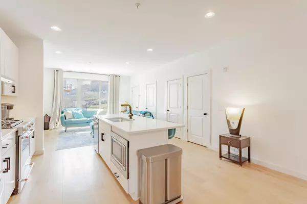 Chattanooga, TN 37405,895 Cherokee Boulevard #103