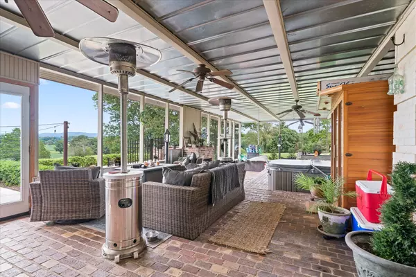 Sparta, TN 38583,548 Turn Table Rd
