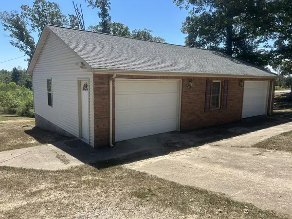 Camden, TN 38320,1105 Ballard Rd
