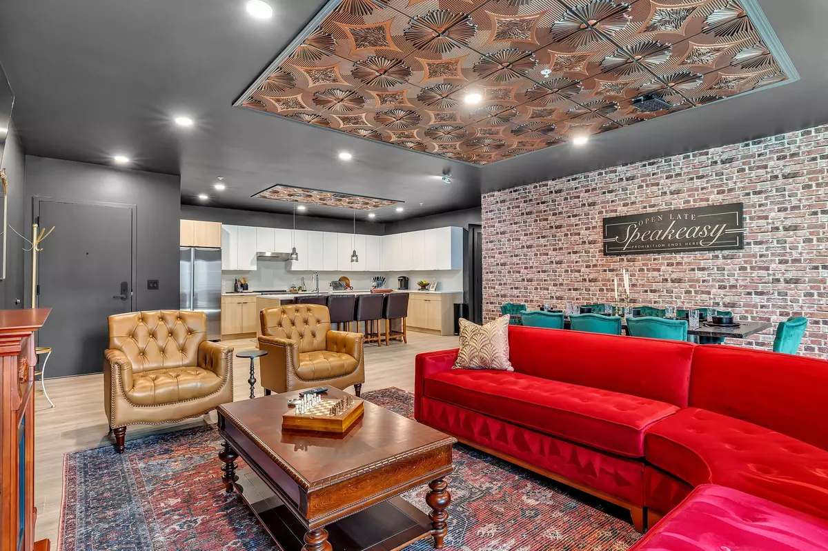 Nashville, TN 37203,635 7th Ave #S #504