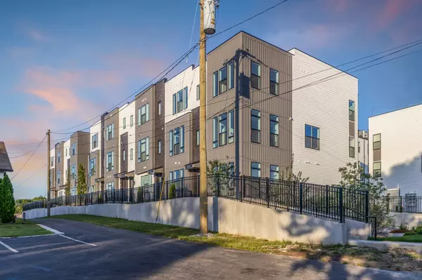 Nashville, TN 37211,2176 Carson St #5