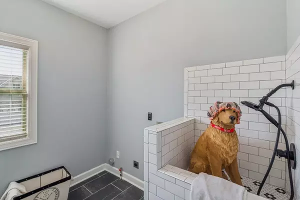 Nashville, TN 37221,300 Pinnacle Pl