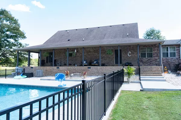 Lafayette, TN 37083,1243 Cave Hill Rd