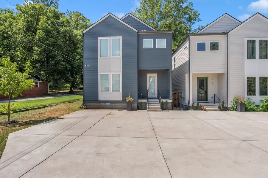 3229 Curtis St, Nashville, TN 37218