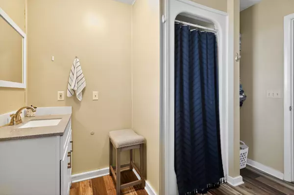 Lafayette, TN 37083,462 Owens Rd