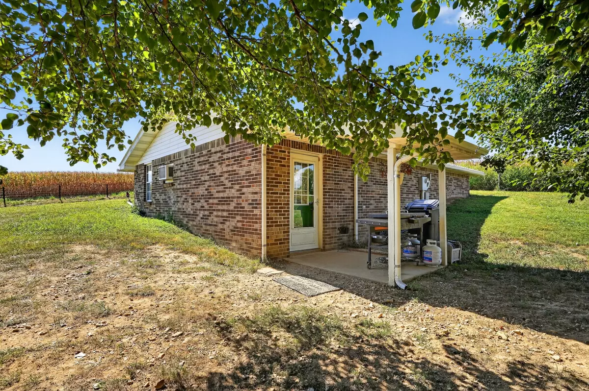 Lafayette, TN 37083,462 Owens Rd