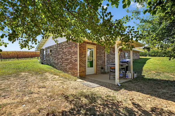 Lafayette, TN 37083,462 Owens Rd