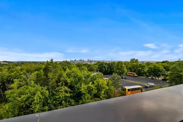 Nashville, TN 37207,496 W Trinity Ln #4