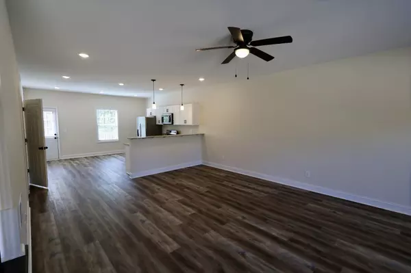 Clarksville, TN 37042,500 Peachers Mill Rd #B4