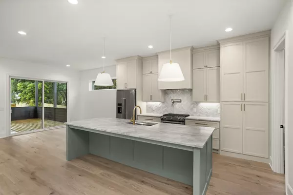 Nashville, TN 37210,2025A Rosemary Ln