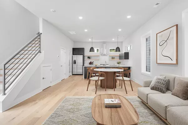 Nashville, TN 37210,1206 1st Ave S #1