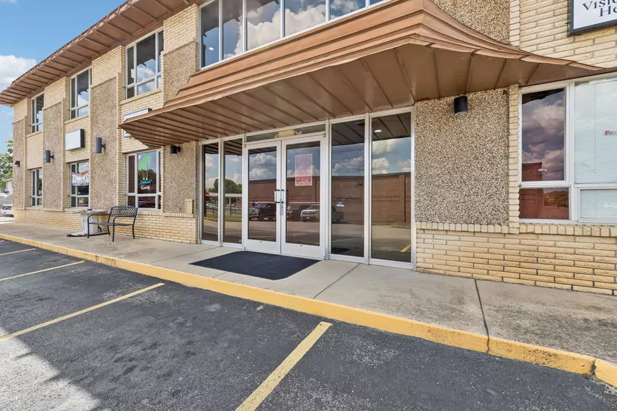 506 College St #W, Fayetteville, TN 37334