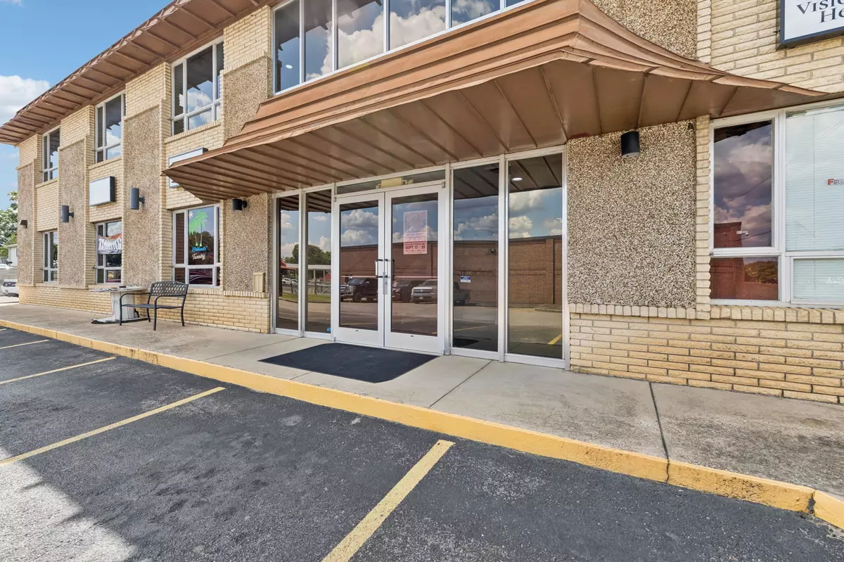 Fayetteville, TN 37334,506 College St #W