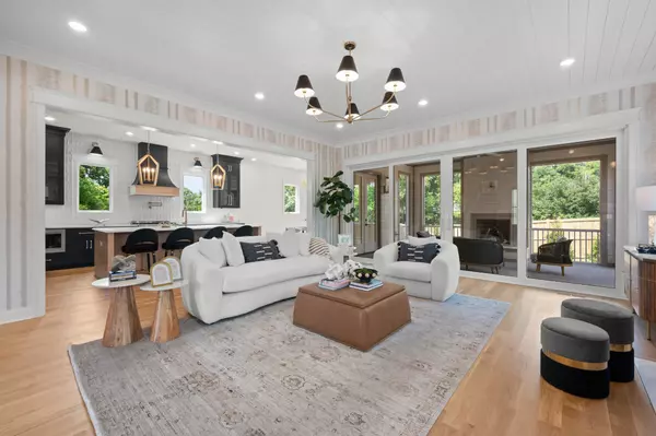 521 31st Ave #N, Nashville, TN 37209