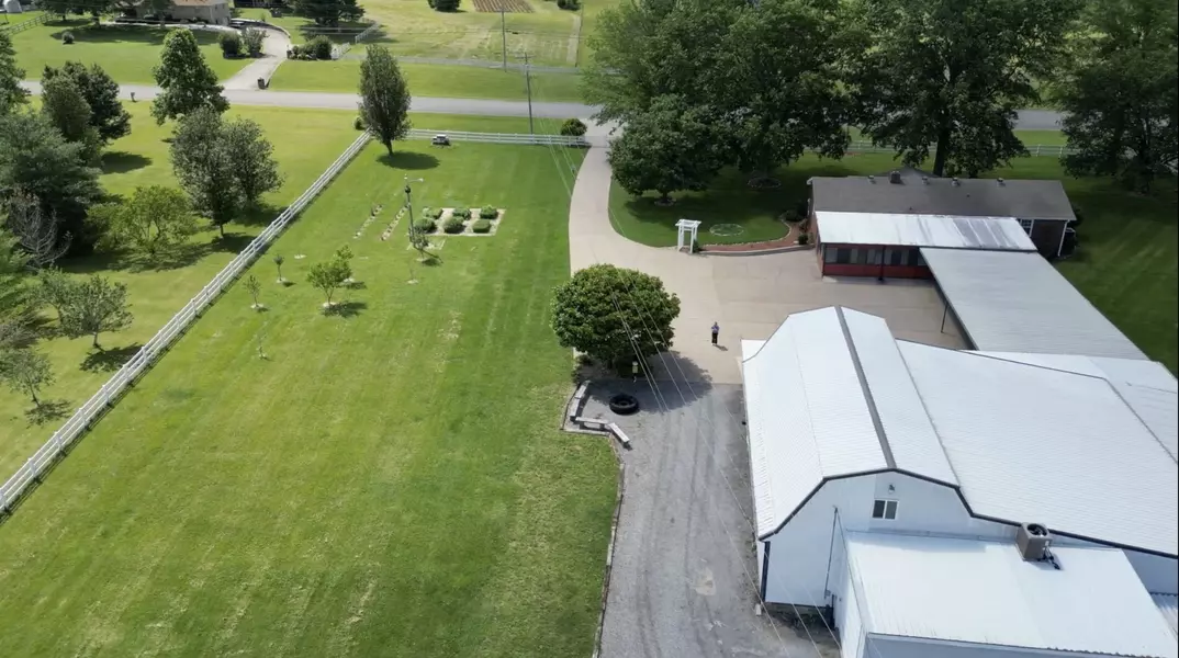 33 Edgewood Rd, Alexandria, TN 37012