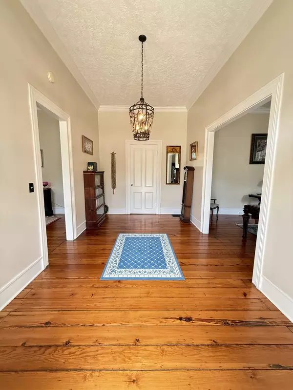 Jackson, TN 38301,419 W Grand St