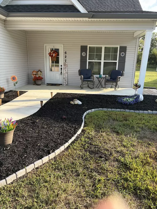 Smithville, TN 37166,627 E Main St