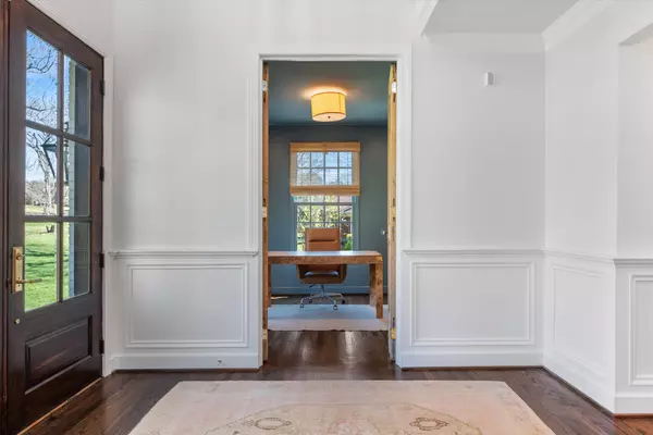 Nashville, TN 37215,5929 Robert E Lee Dr