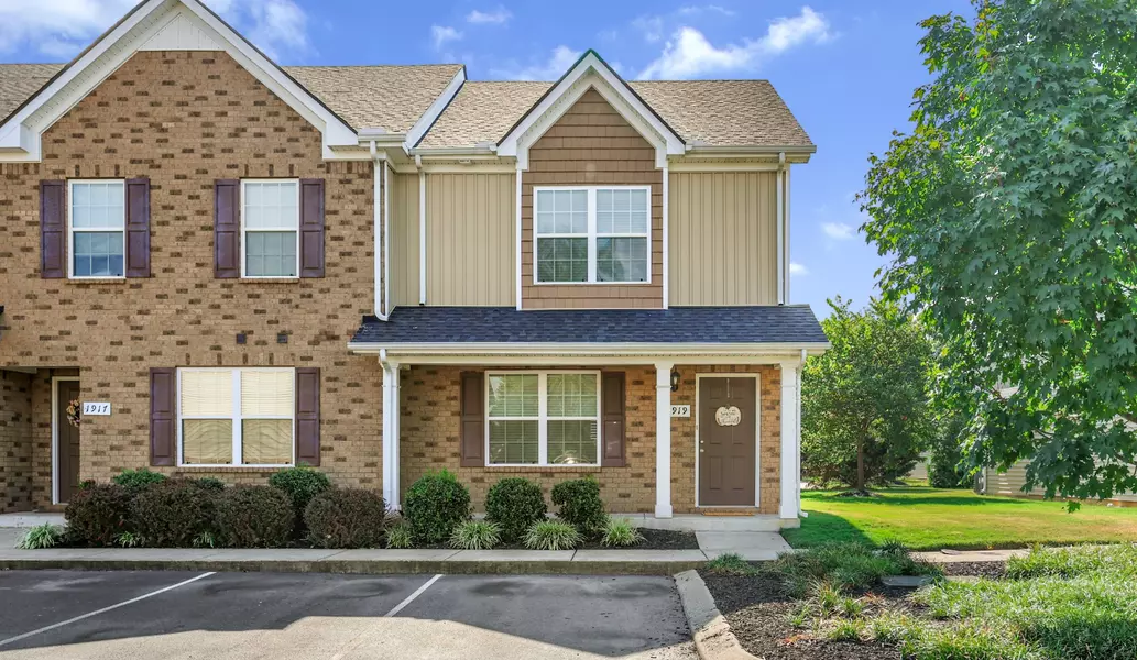 1919 Debonair Ln, Murfreesboro, TN 37128