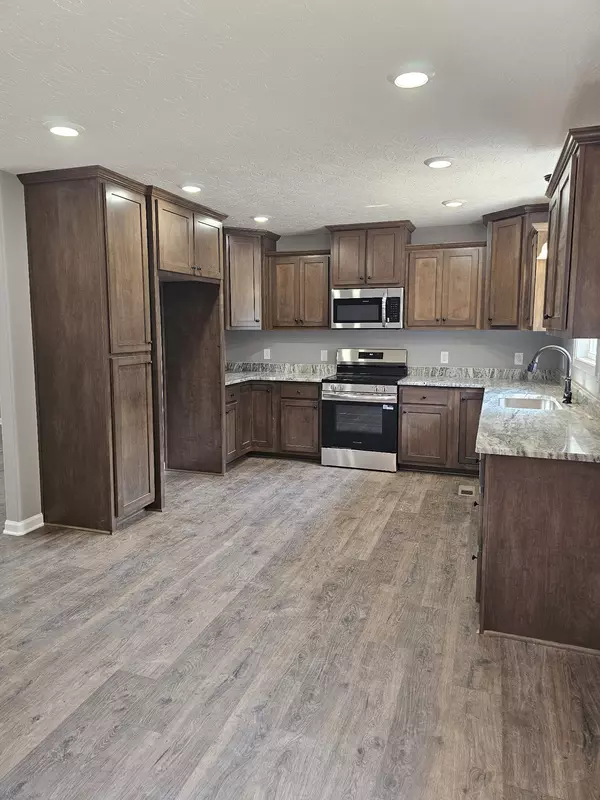 Lafayette, TN 37083,73 Marys Ln