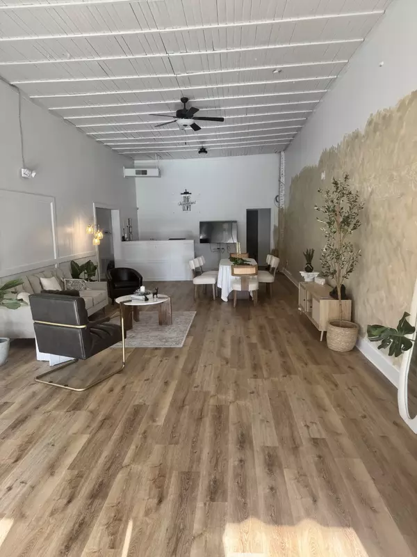 Decherd, TN 37324,211 E Main St