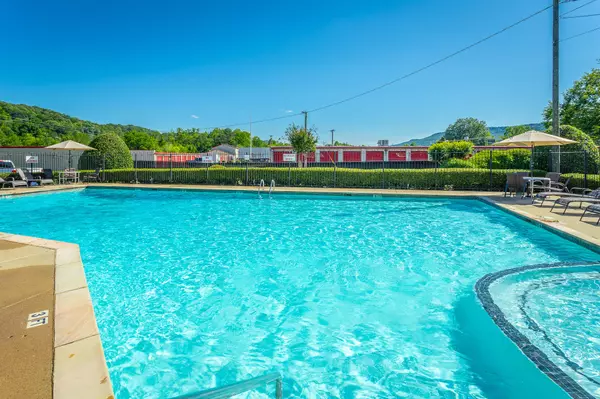 Chattanooga, TN 37405,900 Mountain Creek Road #300