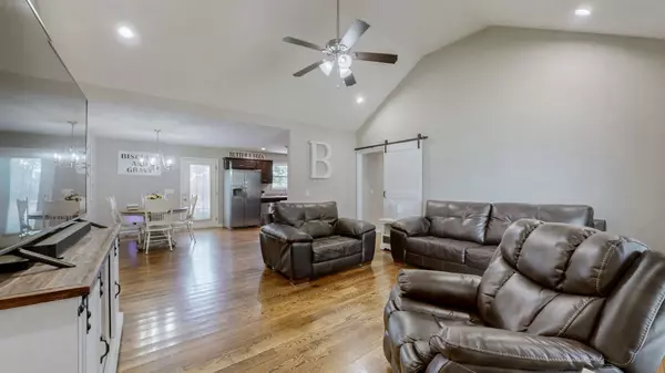 Shelbyville, TN 37160,120 Doak St