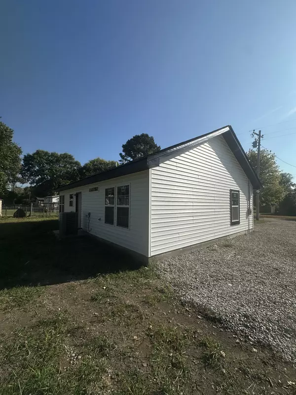 Cowan, TN 37318,509 Brakefield St