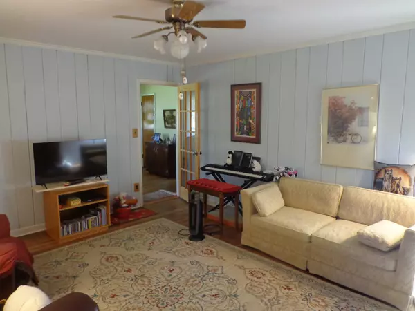 Waverly, TN 37185,202 Bowen Heights Dr