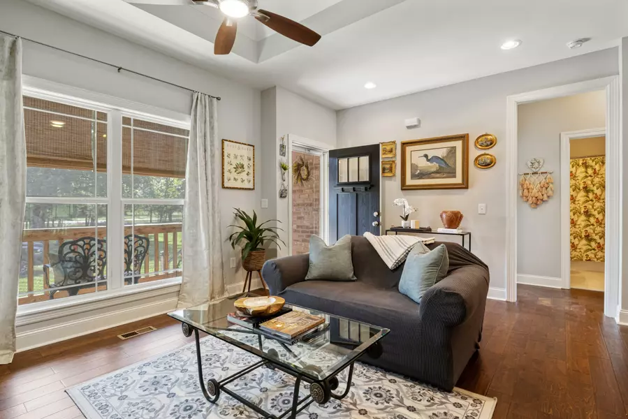 2264 Blackwell Rd, Chapel Hill, TN 37034