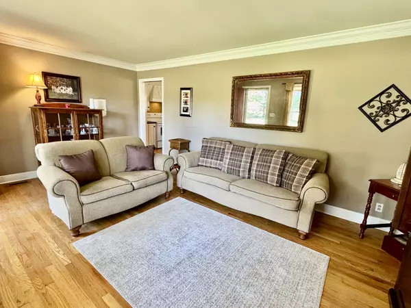 Cottontown, TN 37048,301 Old Highway 31W #E