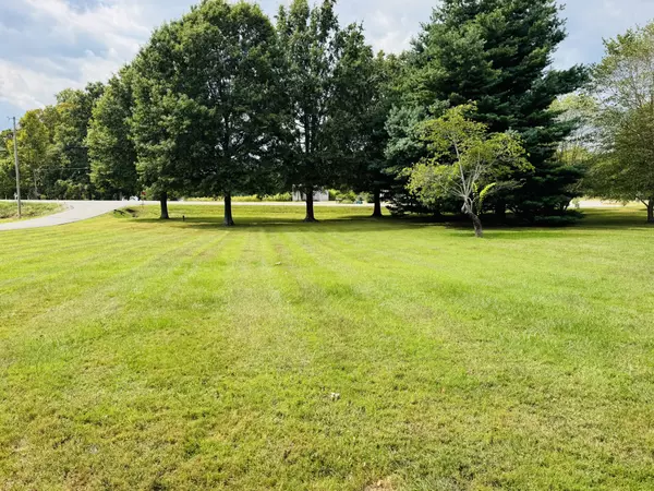 Cottontown, TN 37048,301 Old Highway 31W #E