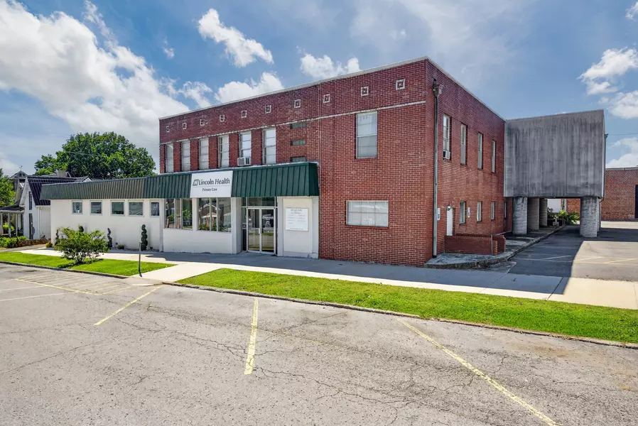 207 Elk Ave #S, Fayetteville, TN 37334