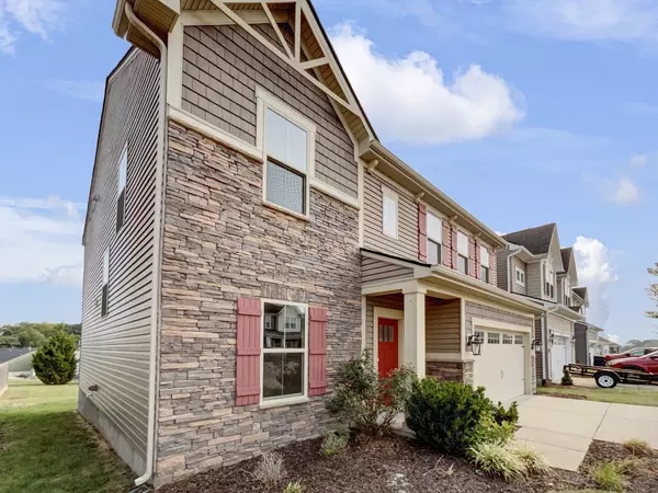 Columbia, TN 38401,2817 Winterberry Dr